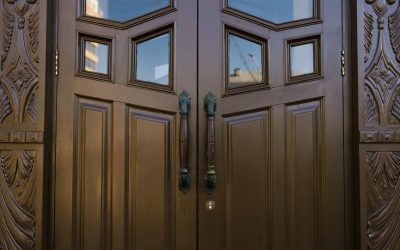 What You Should Know About Solid Wood Doors